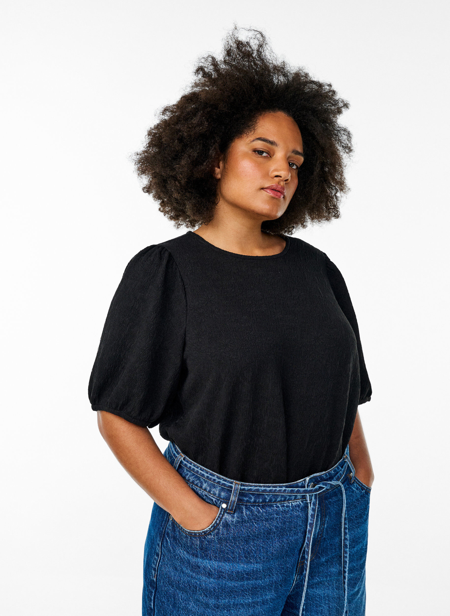 ZizziStrukturerad blus med korta &auml;rmar, Svart, Model image number 0