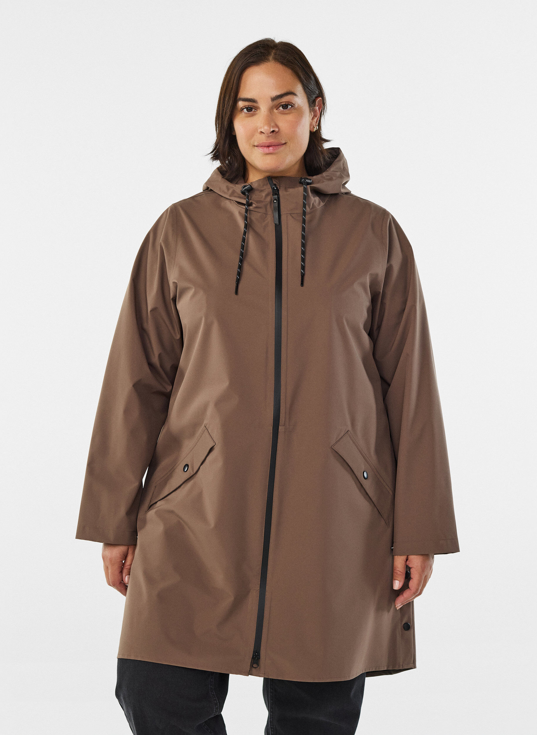 Regnjacka med fickor och huva, Brun, Model