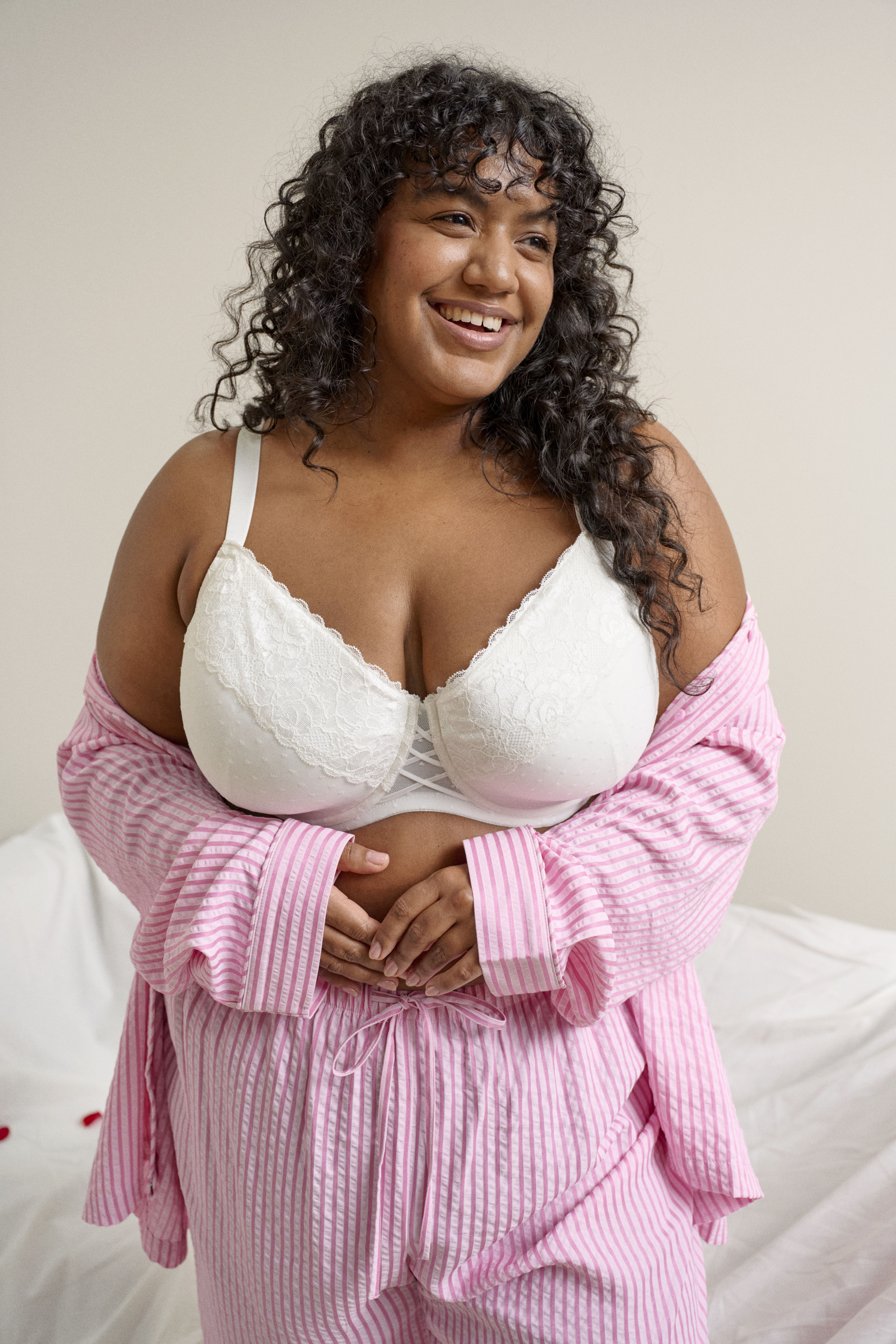 Zizzi Randigt nattkl&auml;desplagg, , Model