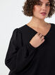 Viskosblus med V-ringning och ballongform, Svart, Model image number 3