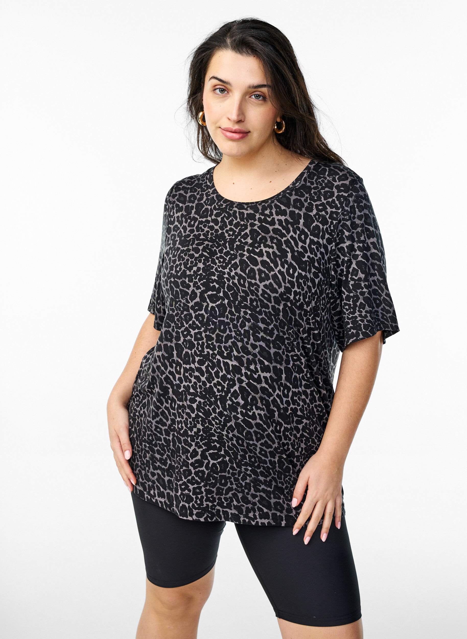 ZizziT-shirt med TENCEL&trade; Lyocell och leopardtryck, Gr&aring;, Model image number 0