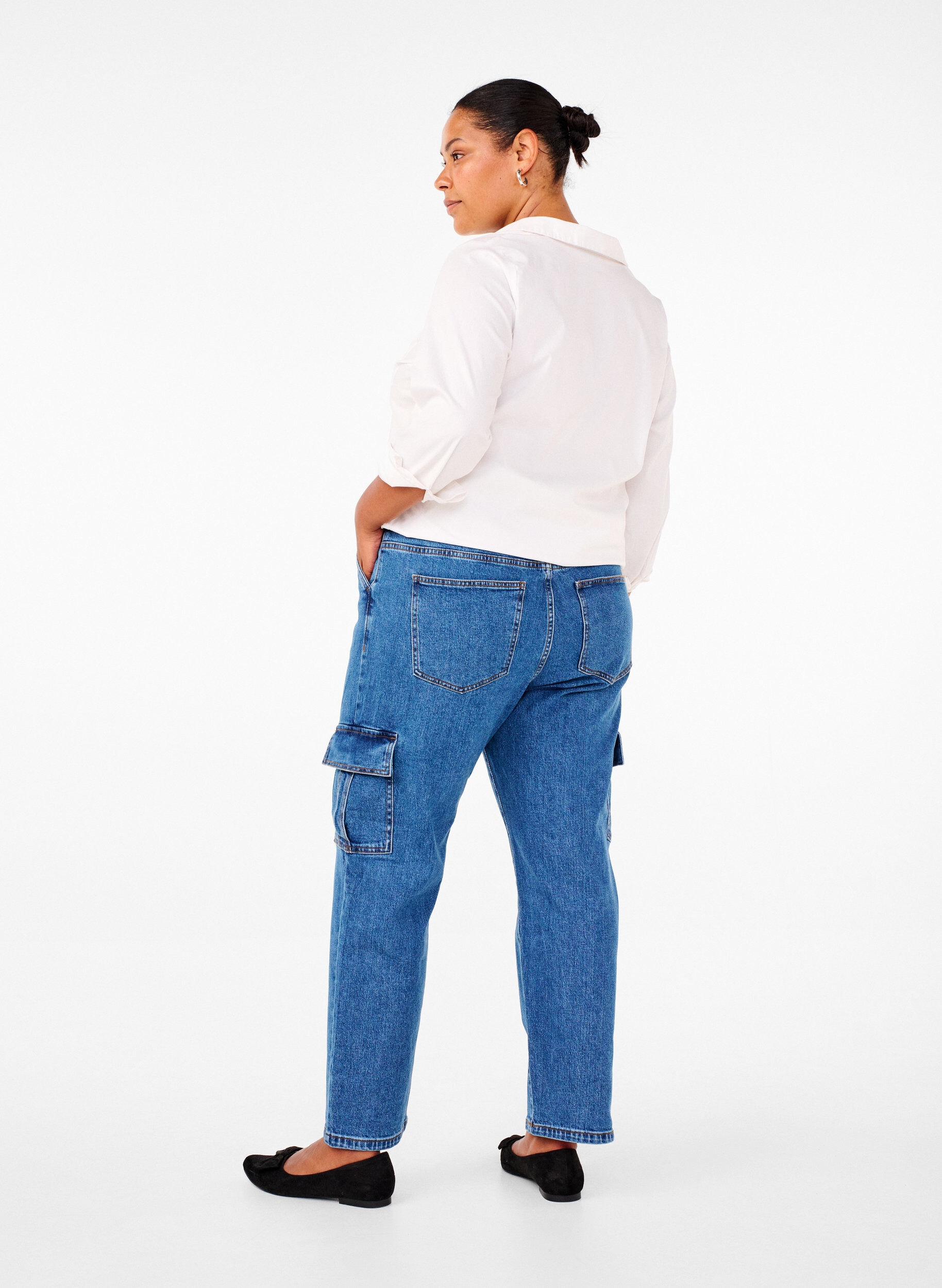 Zizzi Cargojeans med h&ouml;g midja, Blue Denim, Model image number 1