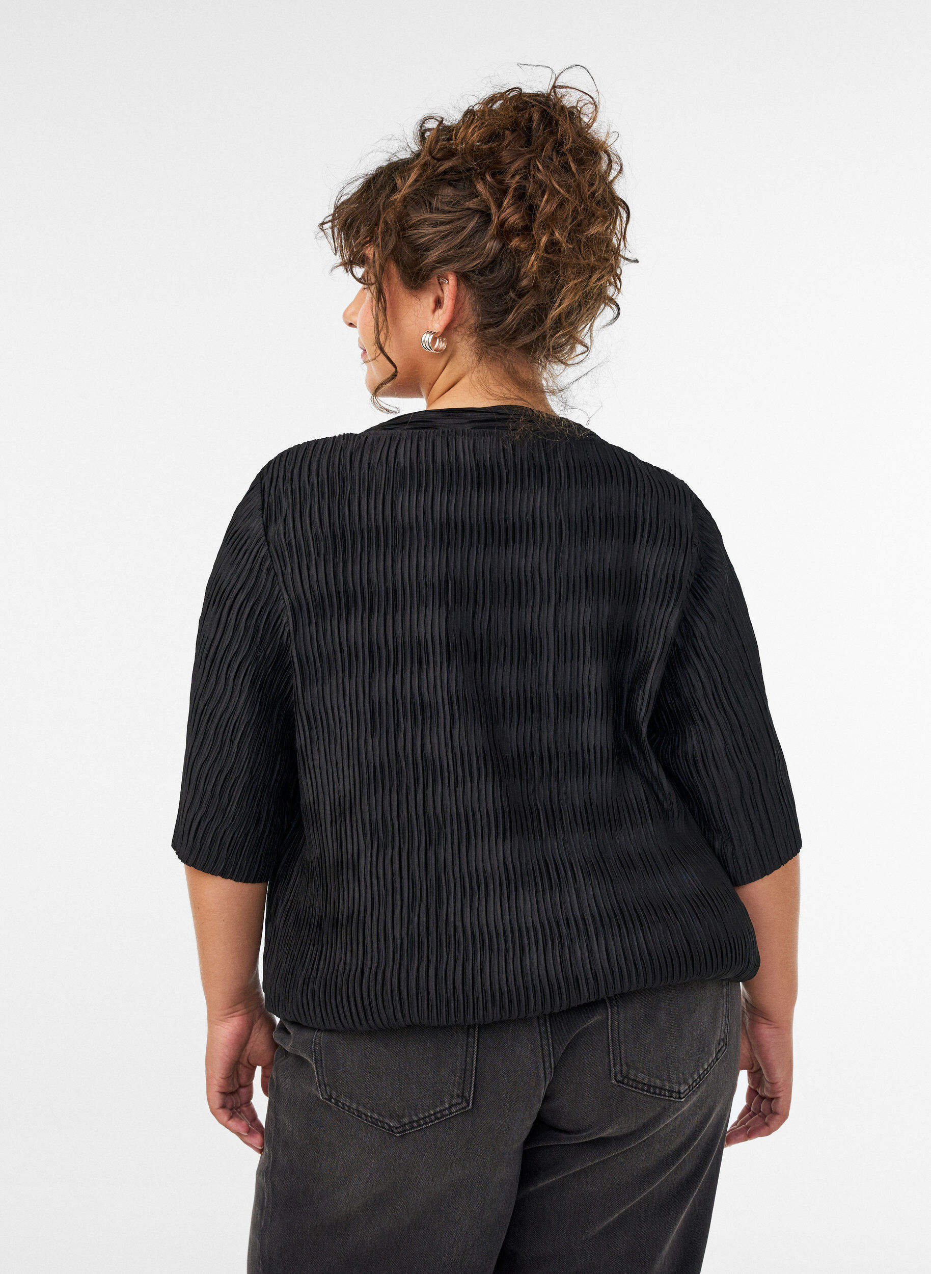 ZizziBlus med v&aring;gig struktur och ballongform, Svart, Model image number 2
