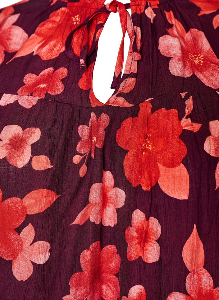 Blommig blus i viskos med volang&auml;rmar, Lila, Packshot image number 2