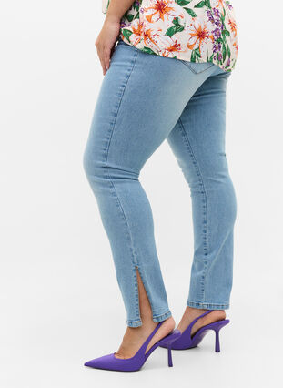 Amy jeans med hög midja  och slits, Light blue, Model image number 2
