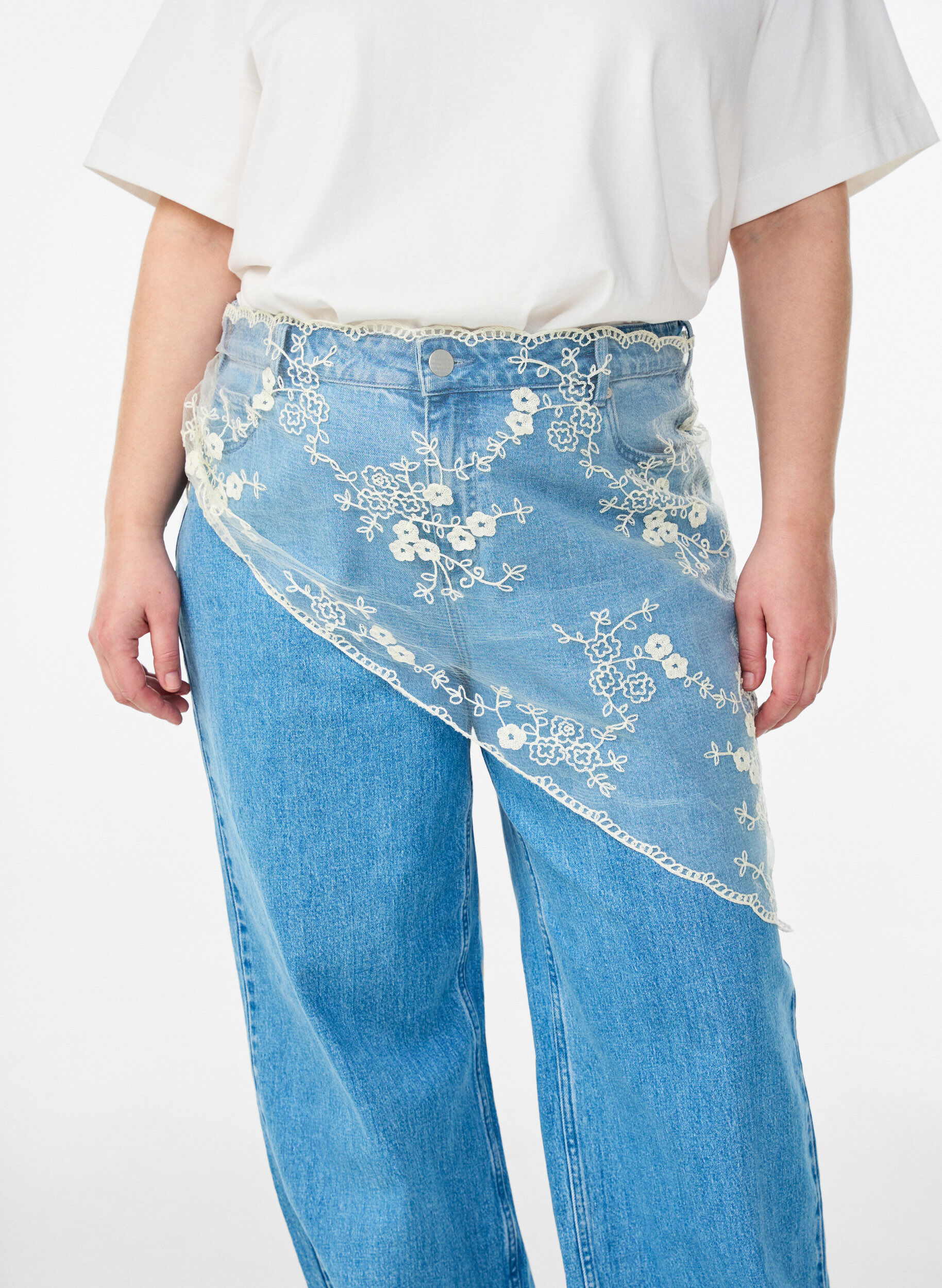 Trekantig spets&shy;sjal, Beige, Model