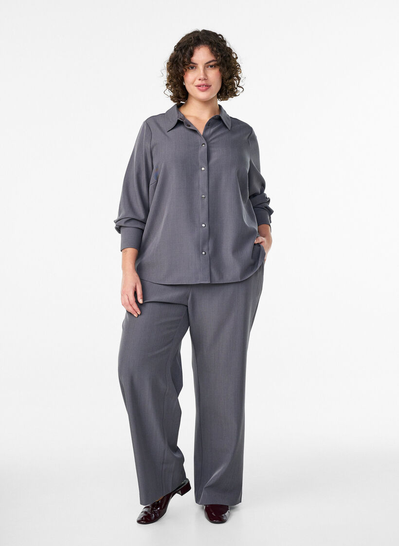 Skjorta med krage och tryckknappar, Grå, Model image number 1