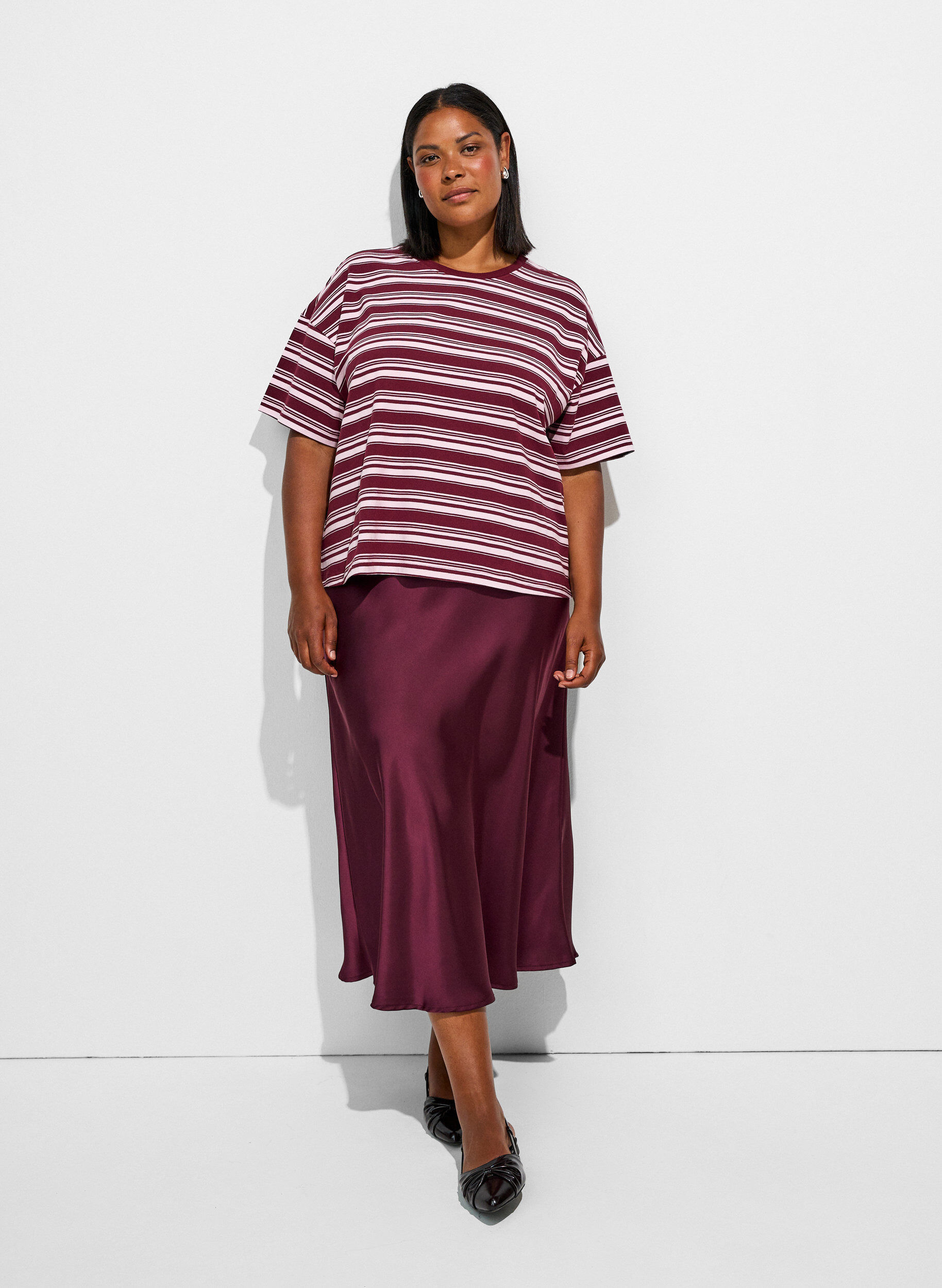 ZizziMidikjol i satin, R&ouml;d, Model image number 0
