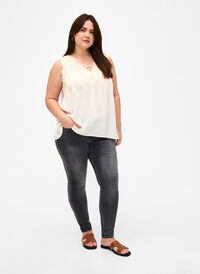 Viona jeans med normal midja, Dark Grey Denim, Model