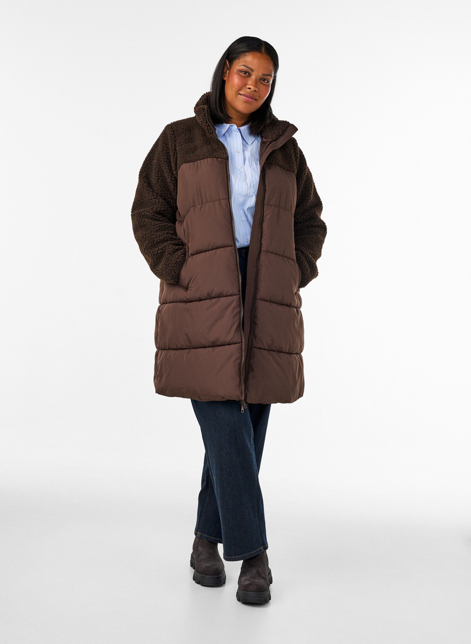 ZizziHalvl&aring;ng pufferjacka med teddyfleece, Brun, Model image number 1