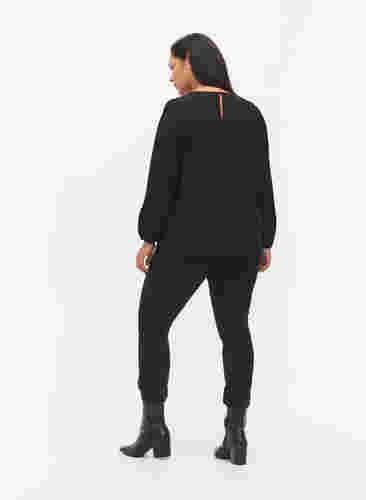 Extra slim Sanna jeans med normalhög midja, Black, Model image number 1