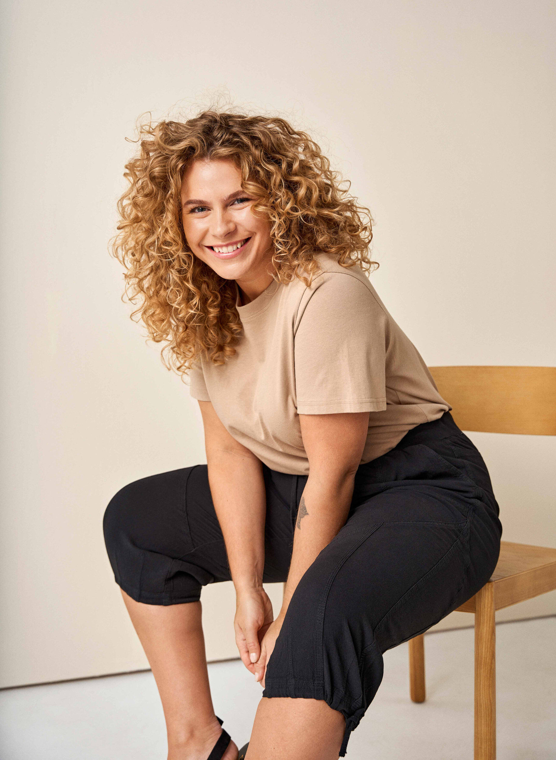 Zizzi Capribyxor i bomull, Svart, Image image number 0