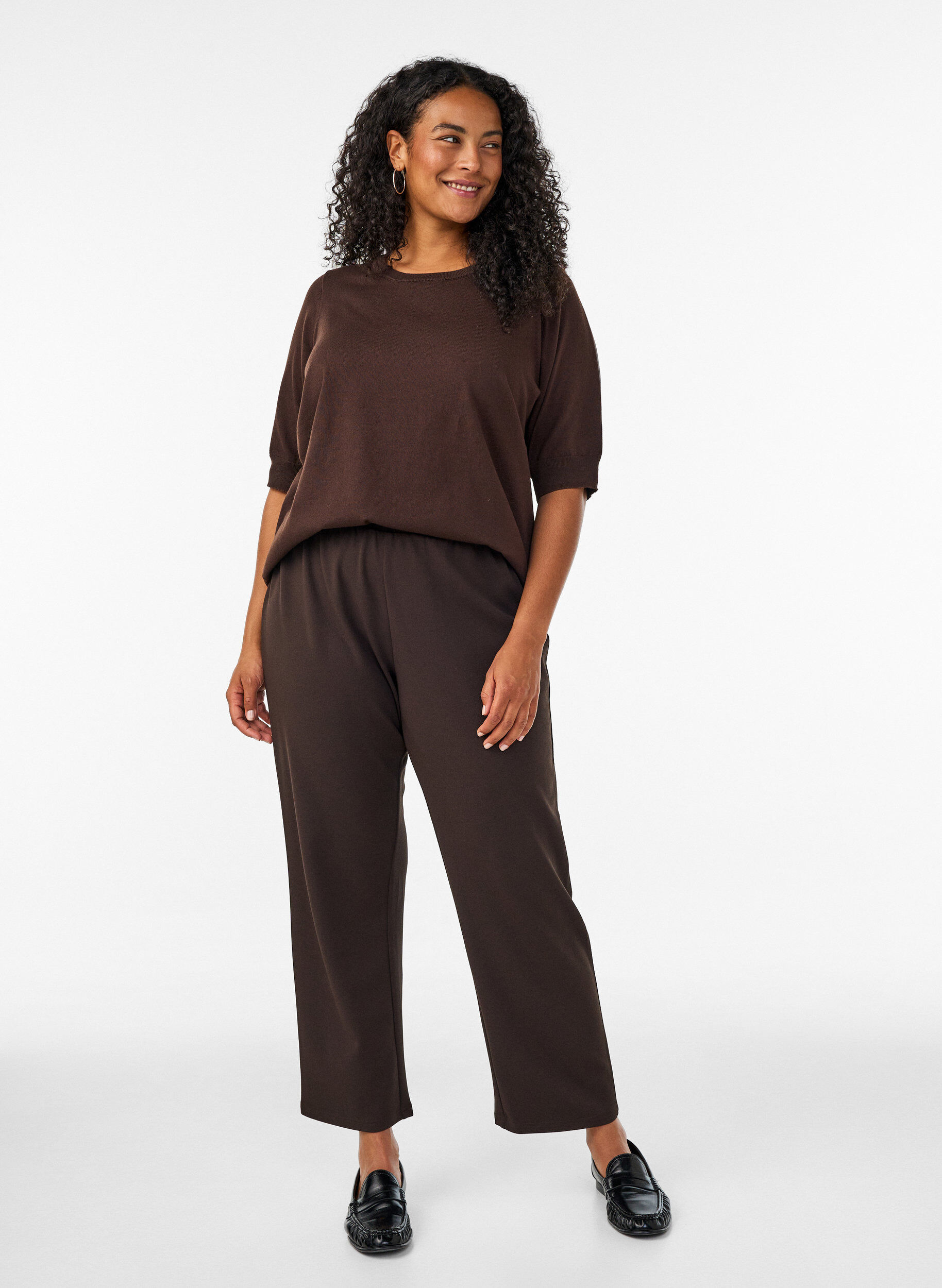 Finstickad blus med korta &auml;rmar, Brun, Model