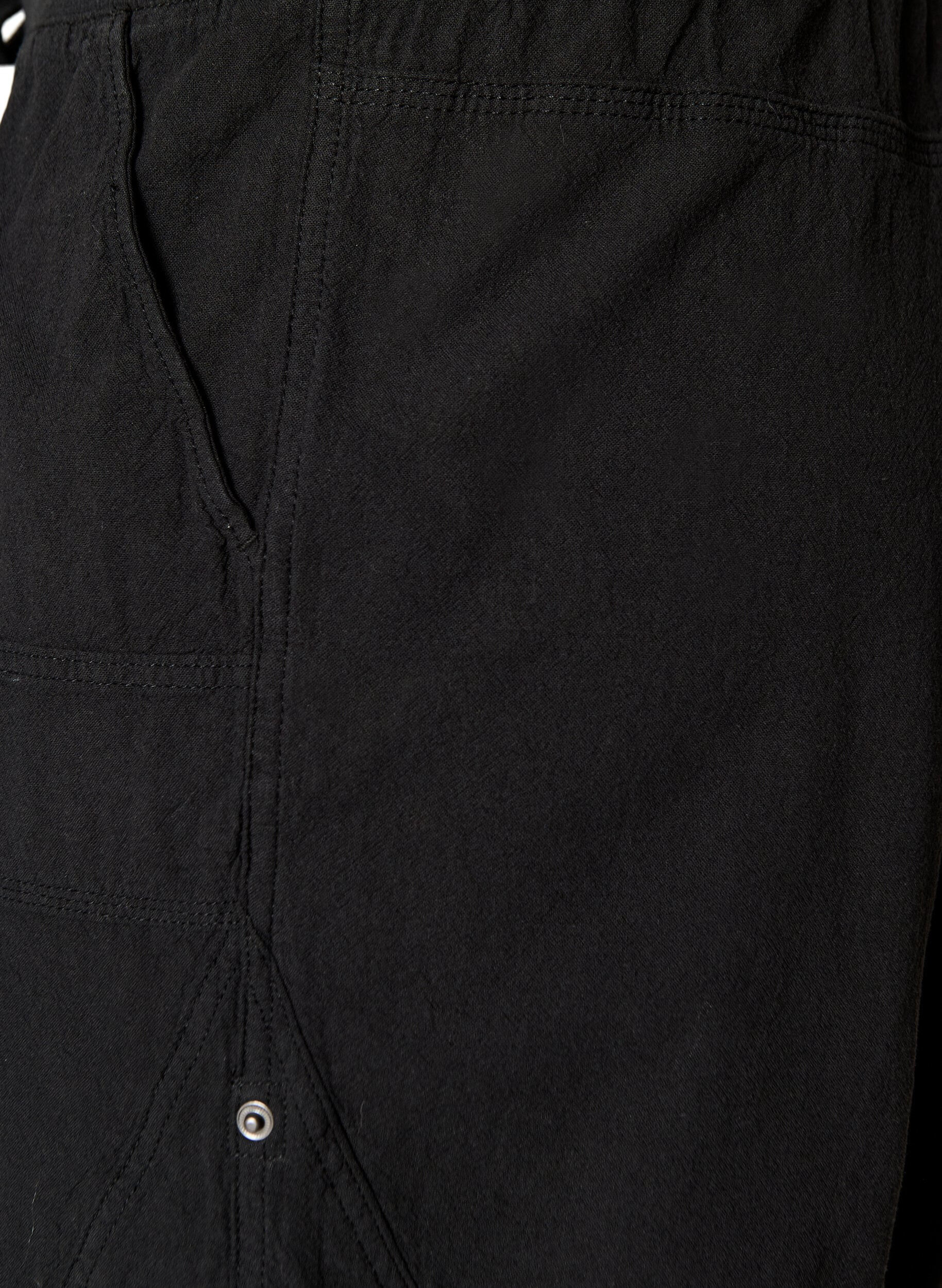 Zizzi L&ouml;sa shorts i bomull med fickor, Svart, Packshot image number 3