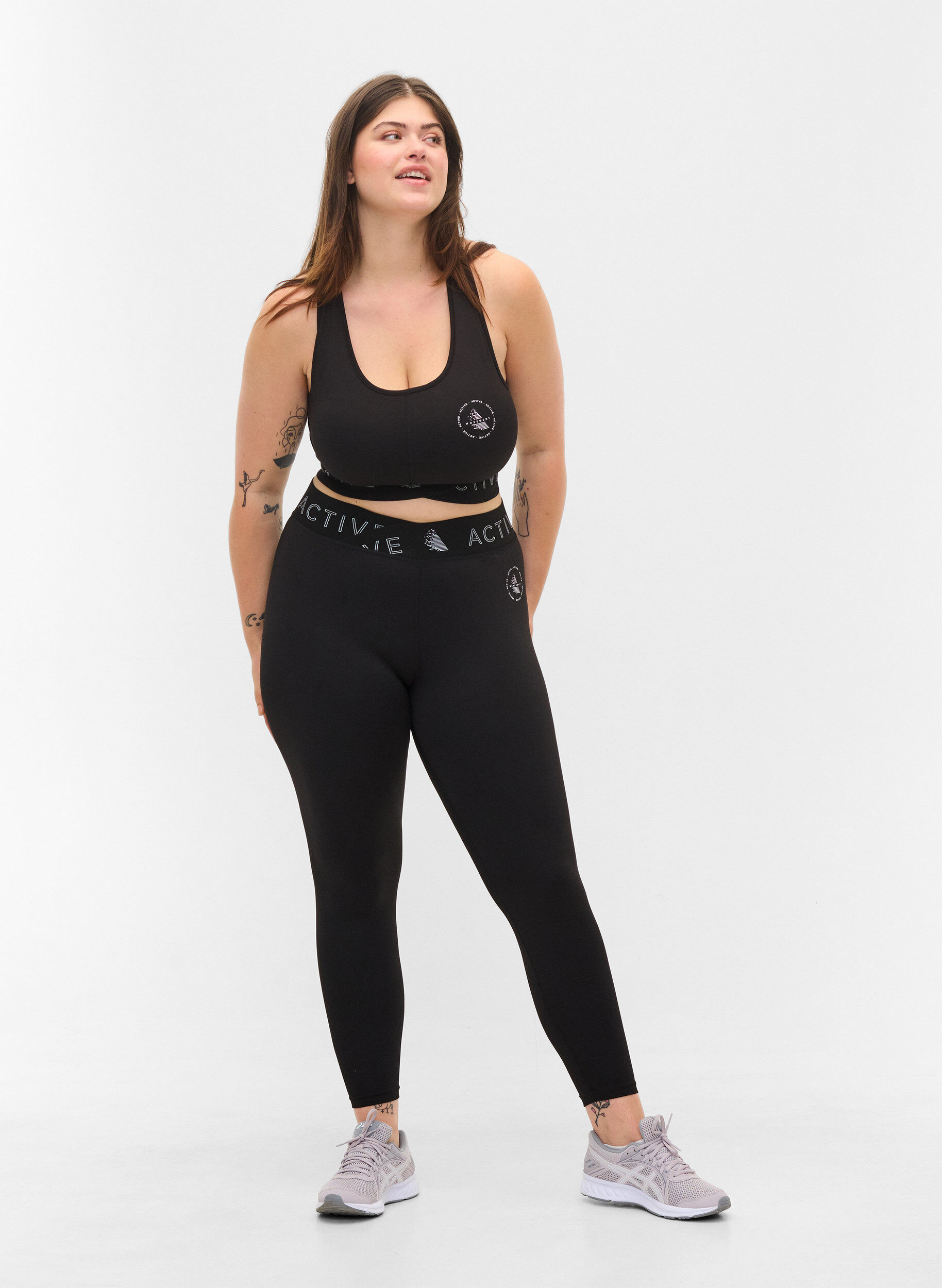 Zizzi Sport-bh med texttryck, Black, Model image number 3