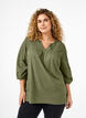 Blus i bomullsblandning med linne och virkade detaljer, Deep Lichen Green, Model image number 0