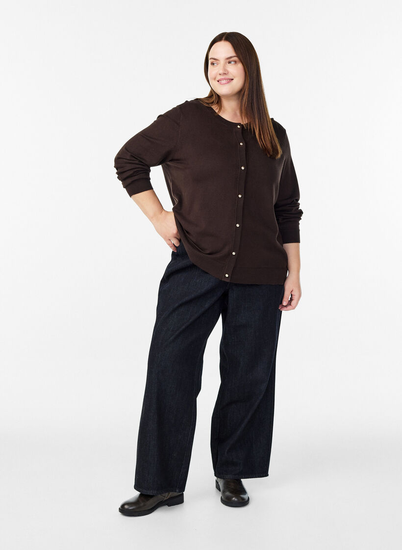 Finstickad kofta med kulknappar, Brun, Model image number 1