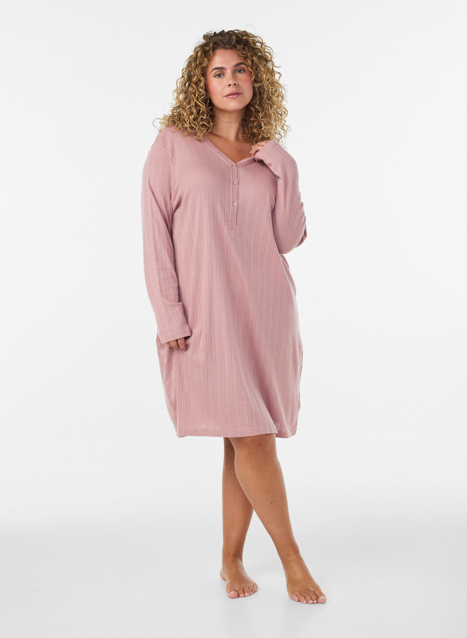 ZizziNattlinne i ekologisk bomull med h&aring;lbroderi, Rosa, Model image number 1