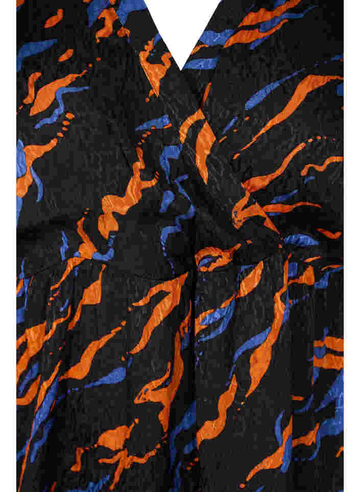 Kortärmad blus i viskos med tryck, Black Tiger AOP, Packshot image number 2