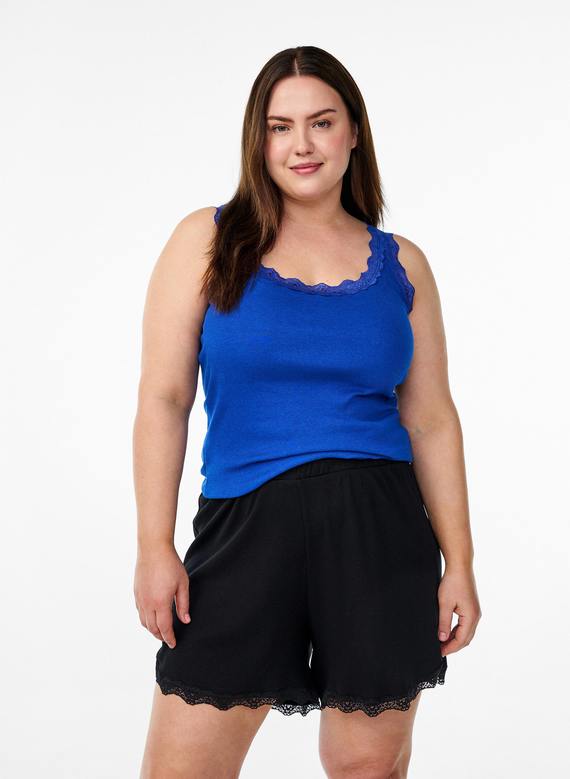 Zizzi L&ouml;sa nattshorts med ribbstickad textur och spetskant, Svart, Model image number 0