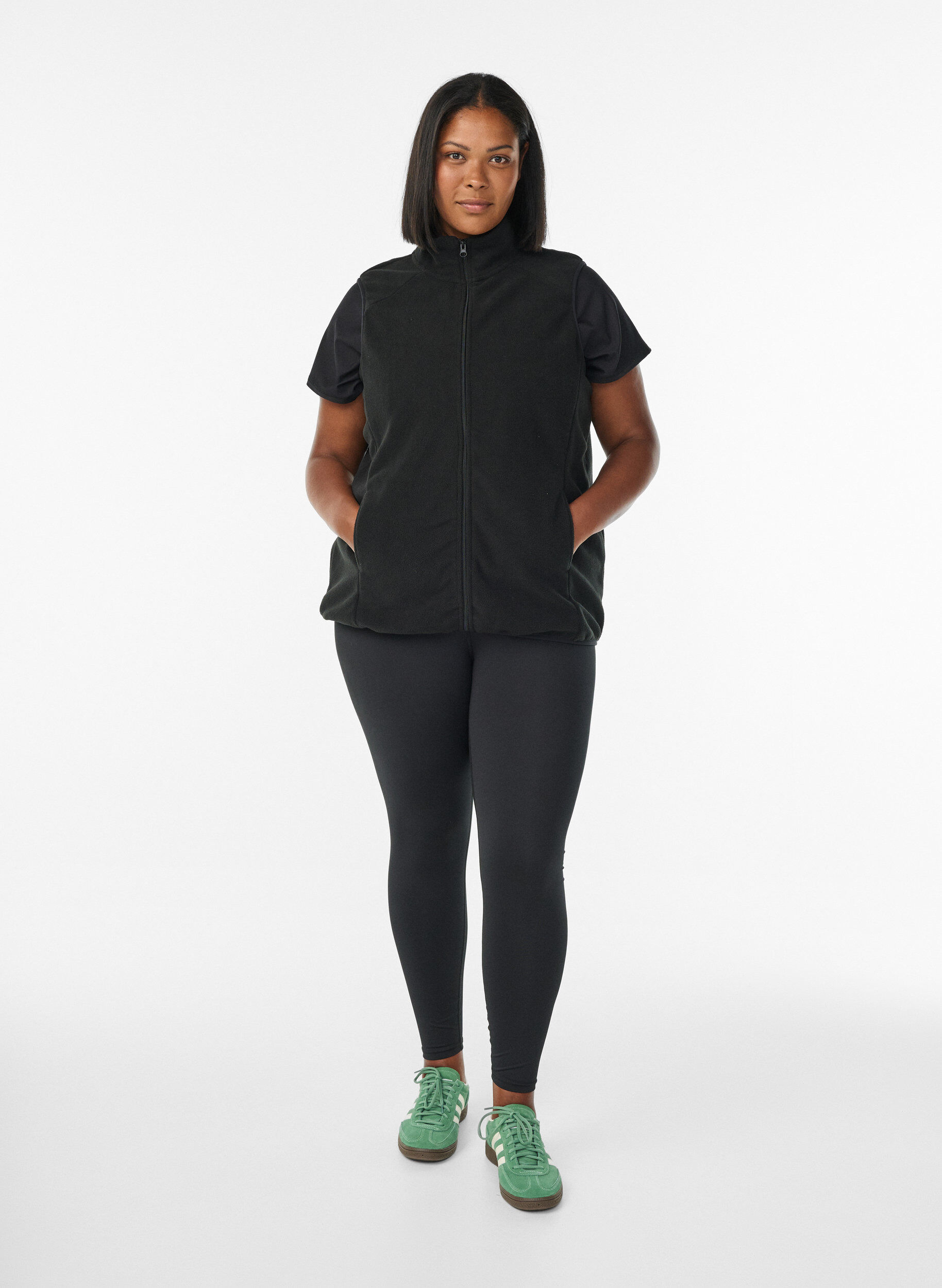 ZizziFleecev&auml;st med fickor, Svart, Model image number 1