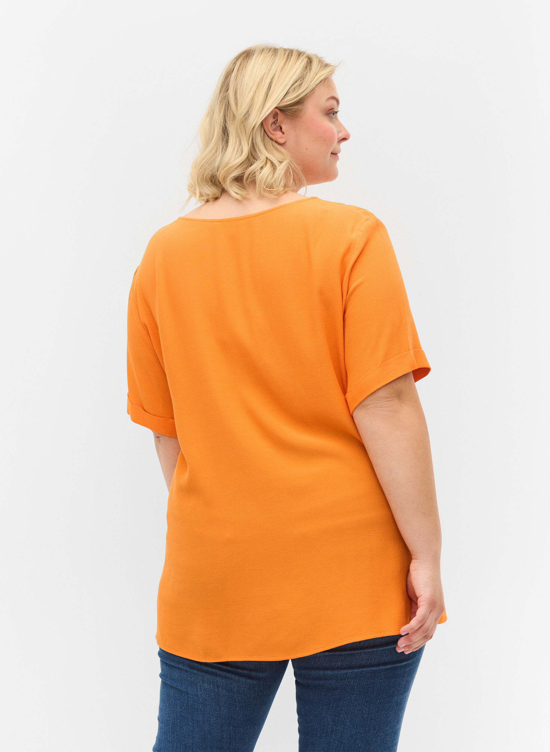 Zizzi Kort&auml;rmad blus i viskos, Orange Peel, Model image number 1