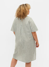 Lång skjorta med korta ärmar, Black Forest Stripe, Model