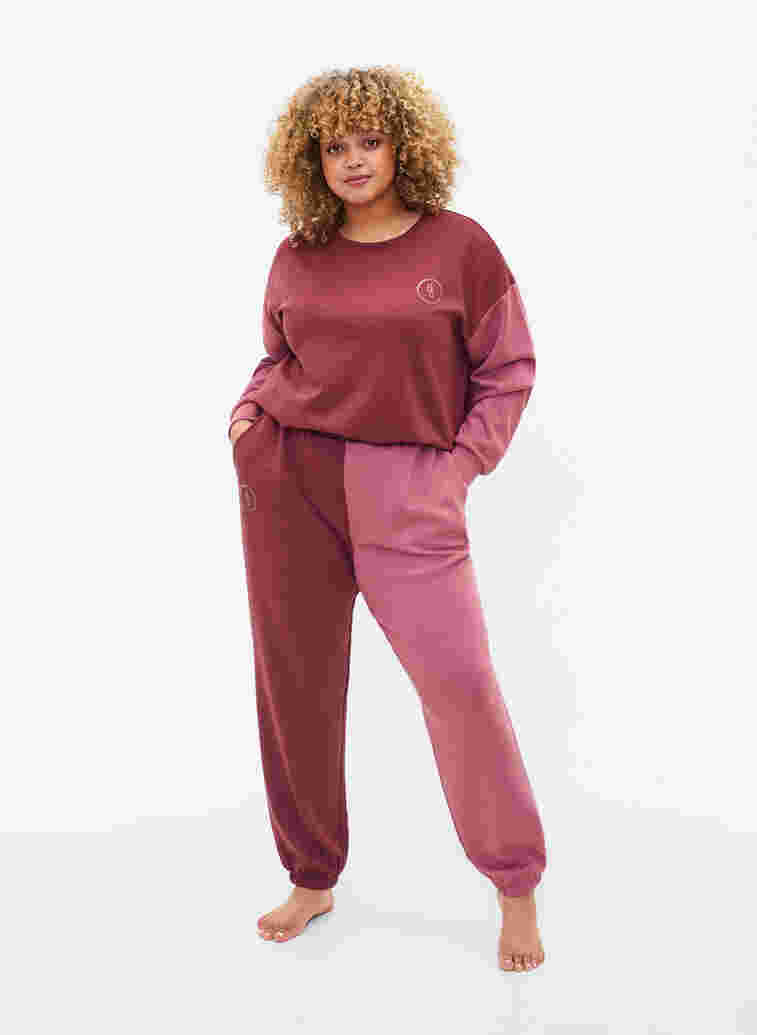Sweatpants med colour block, Red Mahogany/RoseBr., Model