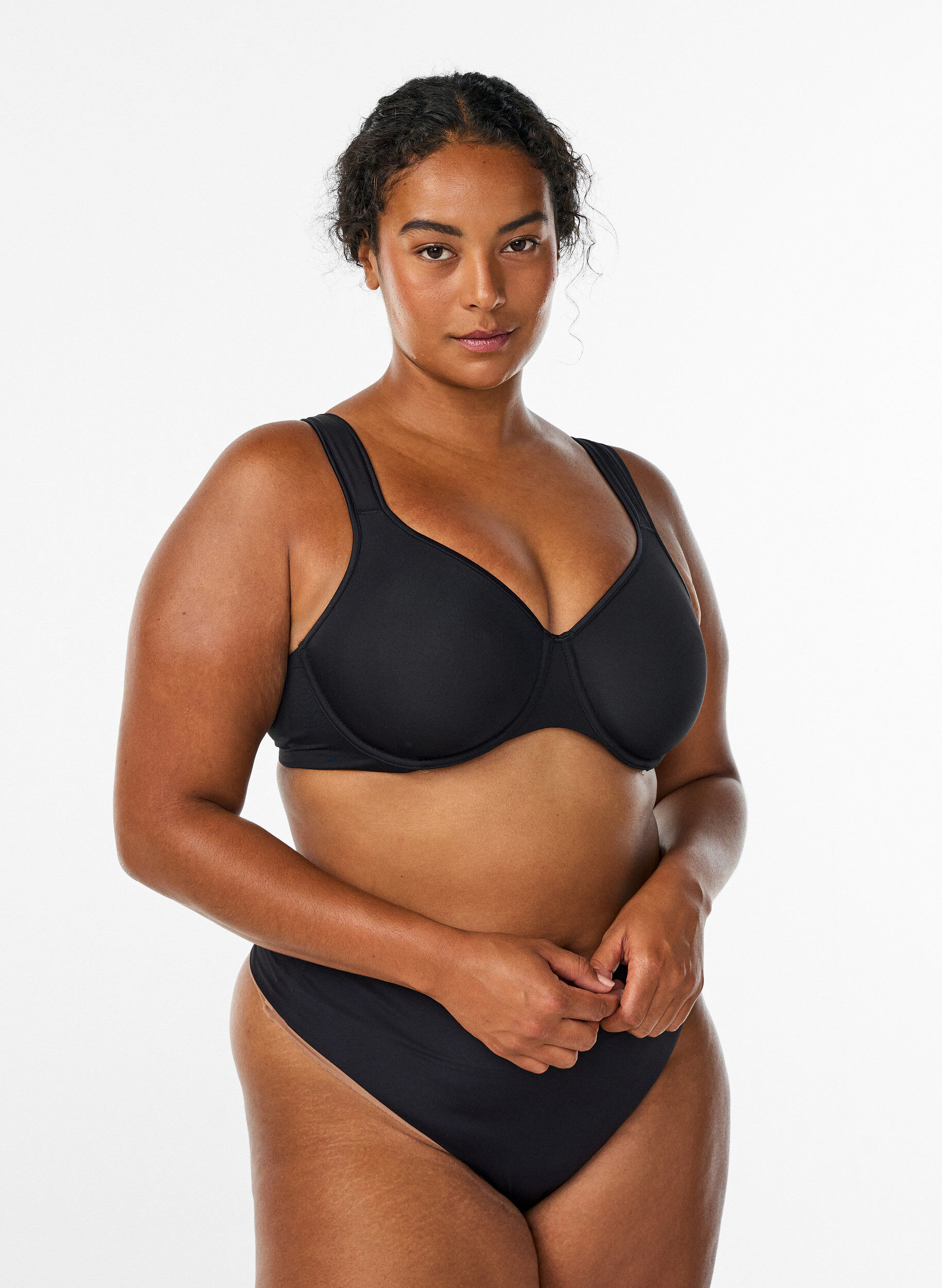 Zizzi Minimizer-BH med vadderade axelband, Svart, Model image number 1