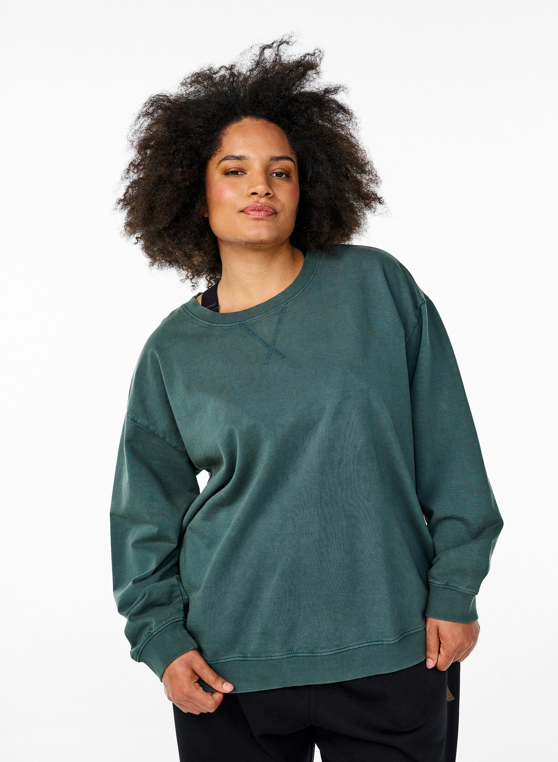 Zizzi L&ouml;st sittande sweatshirt med tv&auml;ttad look, Gr&ouml;n, Model image number 0