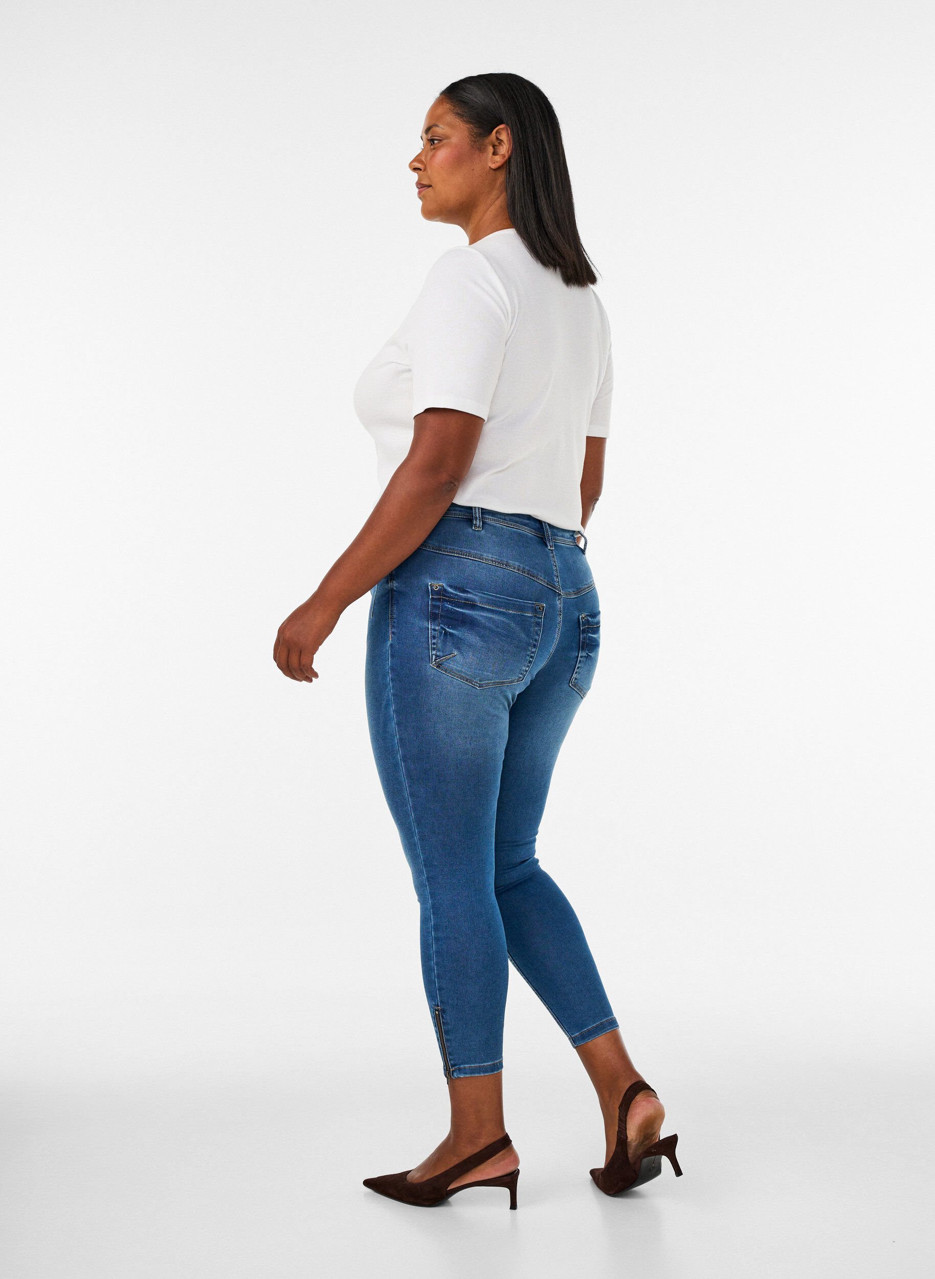 ZizziCroppade Amy jeans med dragkedja, Bl&aring;, Model image number 2