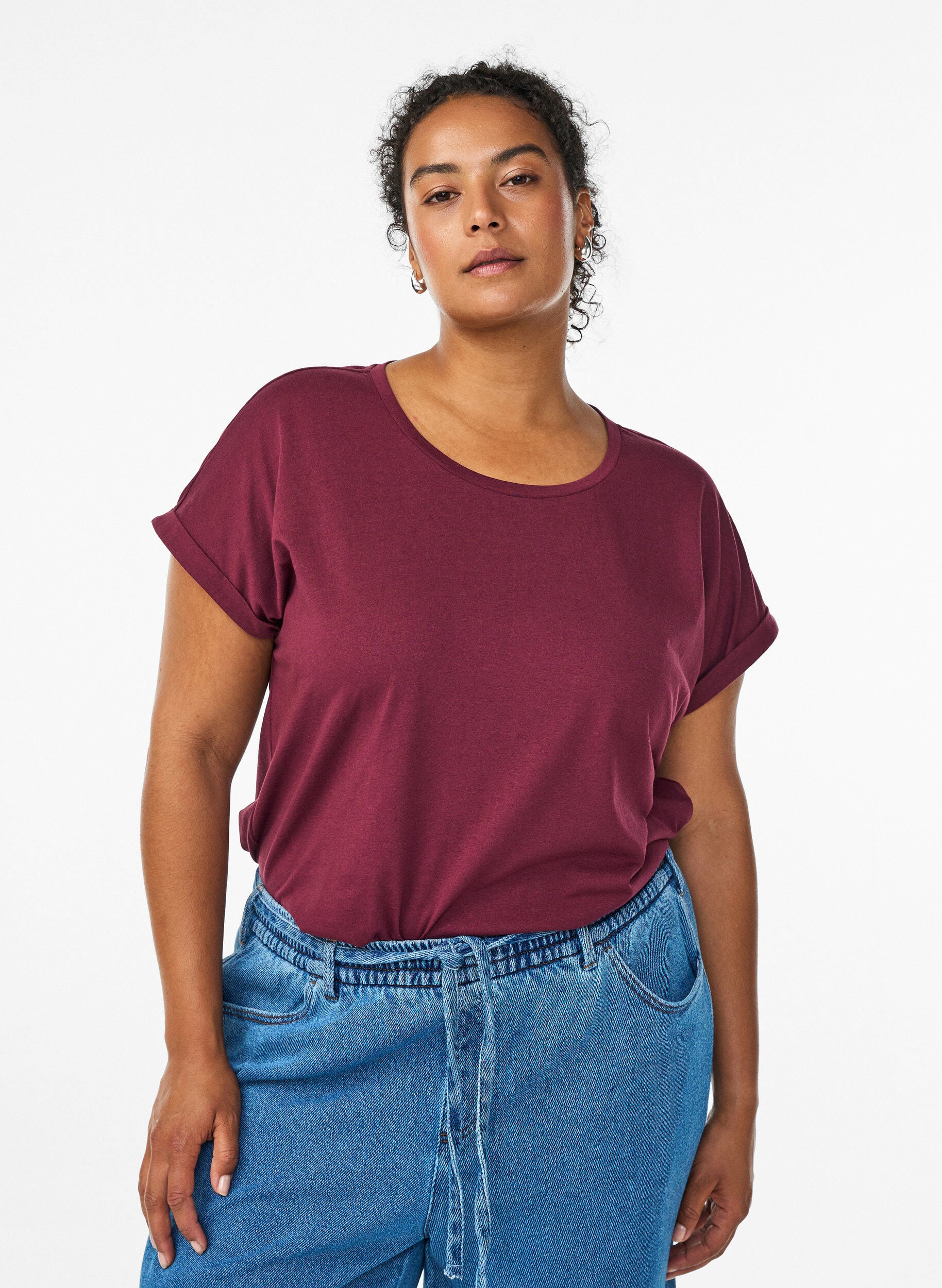 Kort&auml;rmad t-shirt i bomullsmix, R&ouml;d, Model