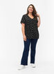 V-ringad t-shirt med tryck, Black Dot, Model image number 2