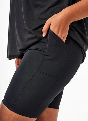Åtsittande shorts med hög midja och fickor, Black, Model image number 2