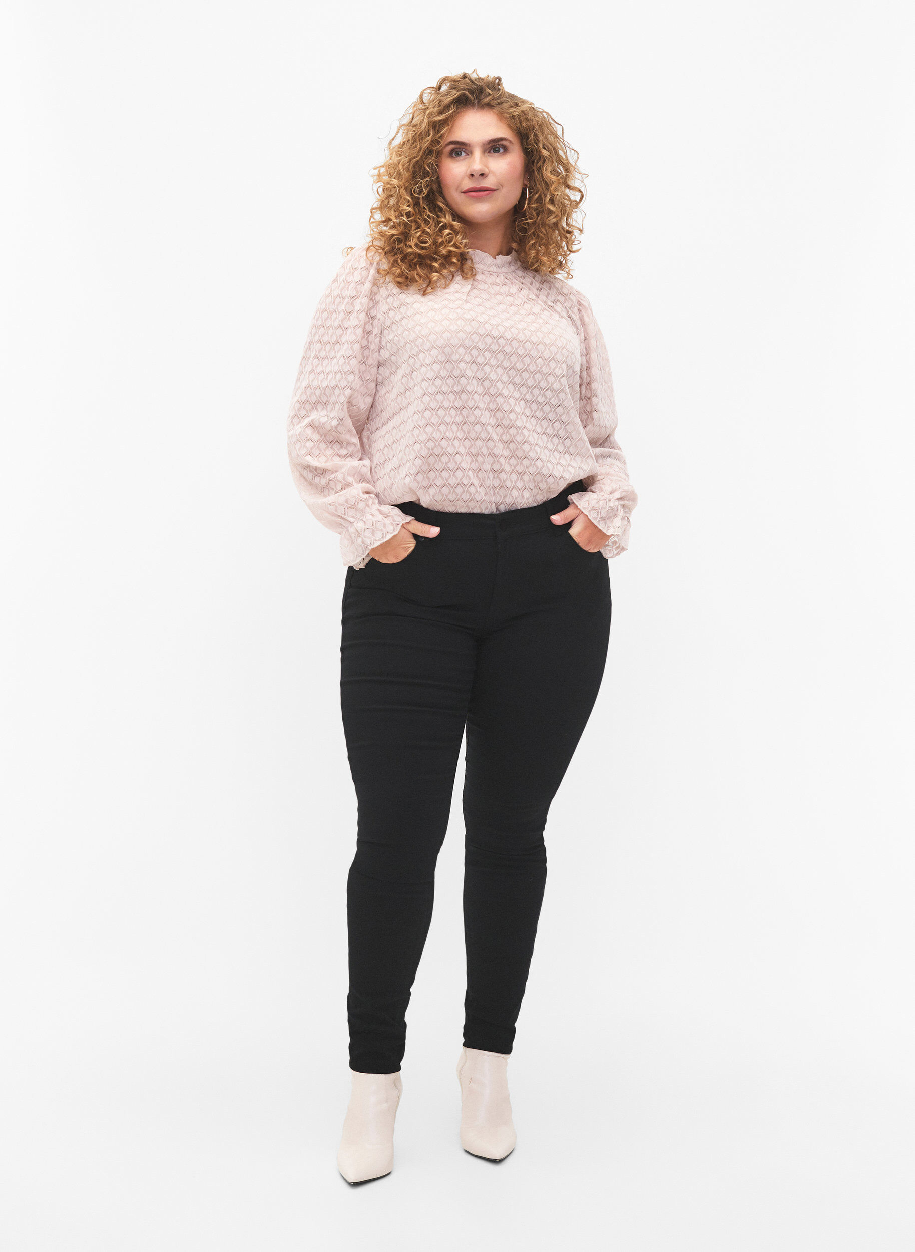 Zizzi L&aring;ng&auml;rmad blus med m&ouml;nstrad struktur, Whisper Pink, Model image number 2