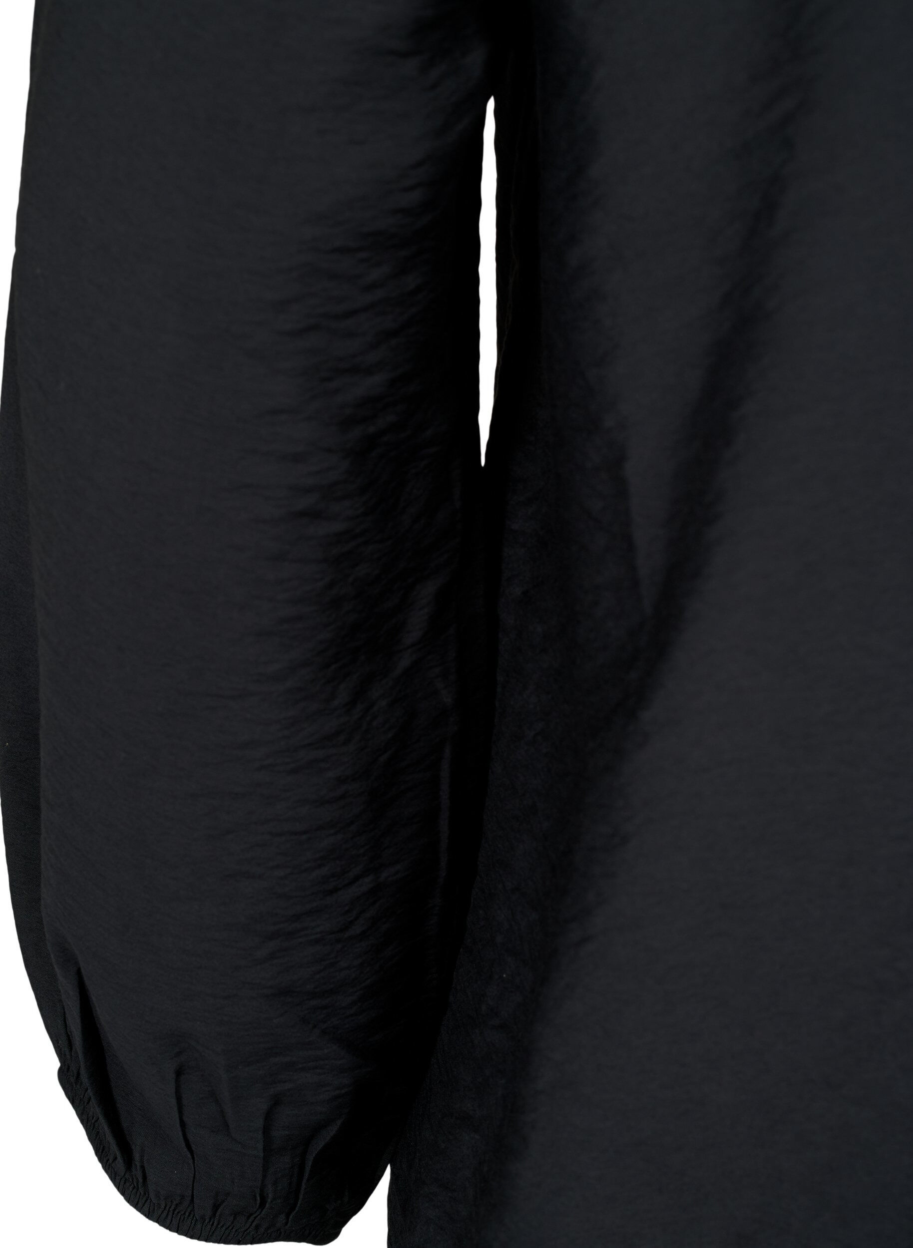Zizzi Skjortblus i viskos med volangkrage, Black, Packshot image number 3