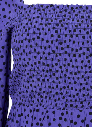 Prickig blus i viskos med smock, R.Blue w. Black Dot, Packshot image number 2