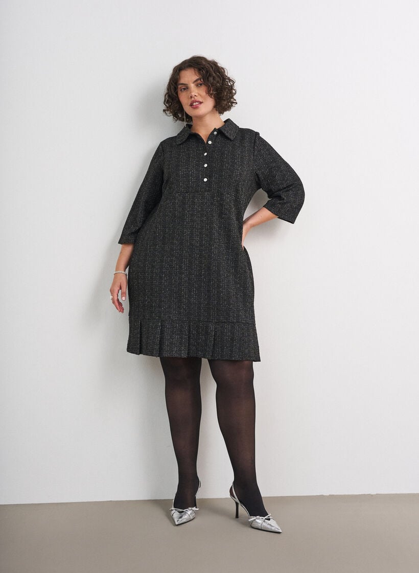 Kort kl&auml;nning i boucl&eacute; med dekorativa knappar, Svart, Model image number 1
