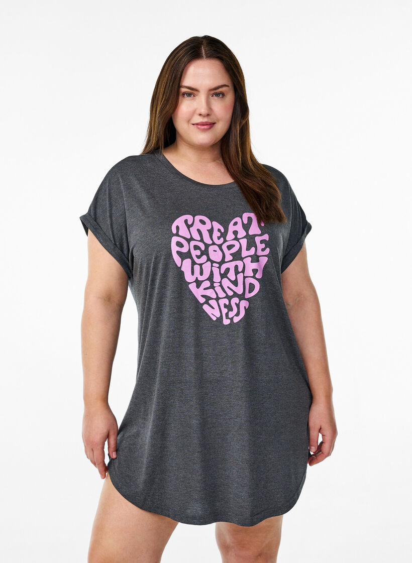 Kort&auml;rmat nattlinne med texttryck, Svart, Model image number 0