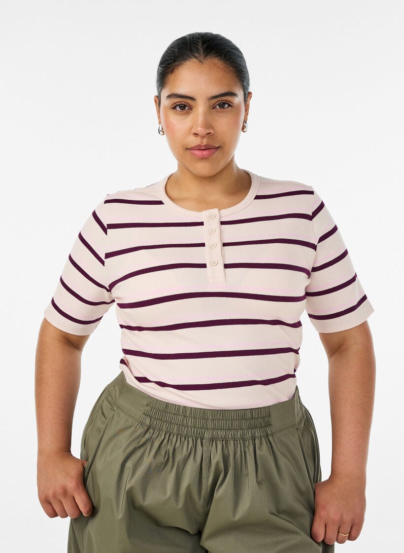 Ribbad t-shirt med r&auml;nder och knappdetalj, Lila, Model image number 0