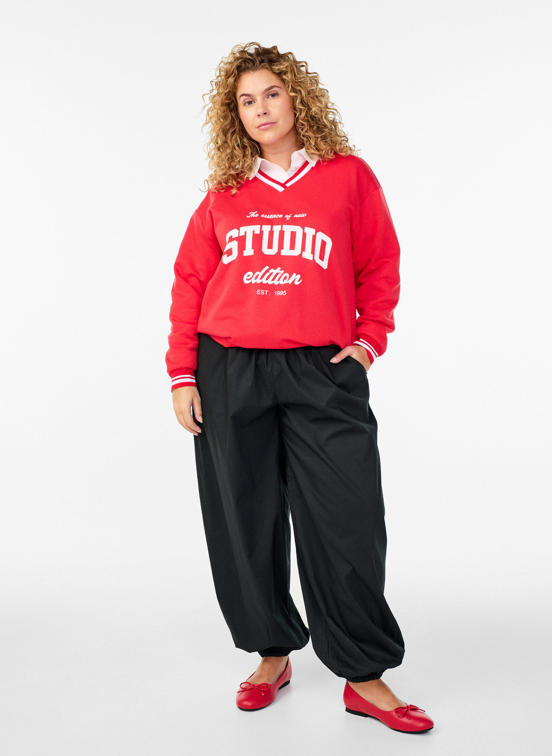 ZizziBallongbyxor med fickor och res&aring;r i midjan, Svart, Model image number 1