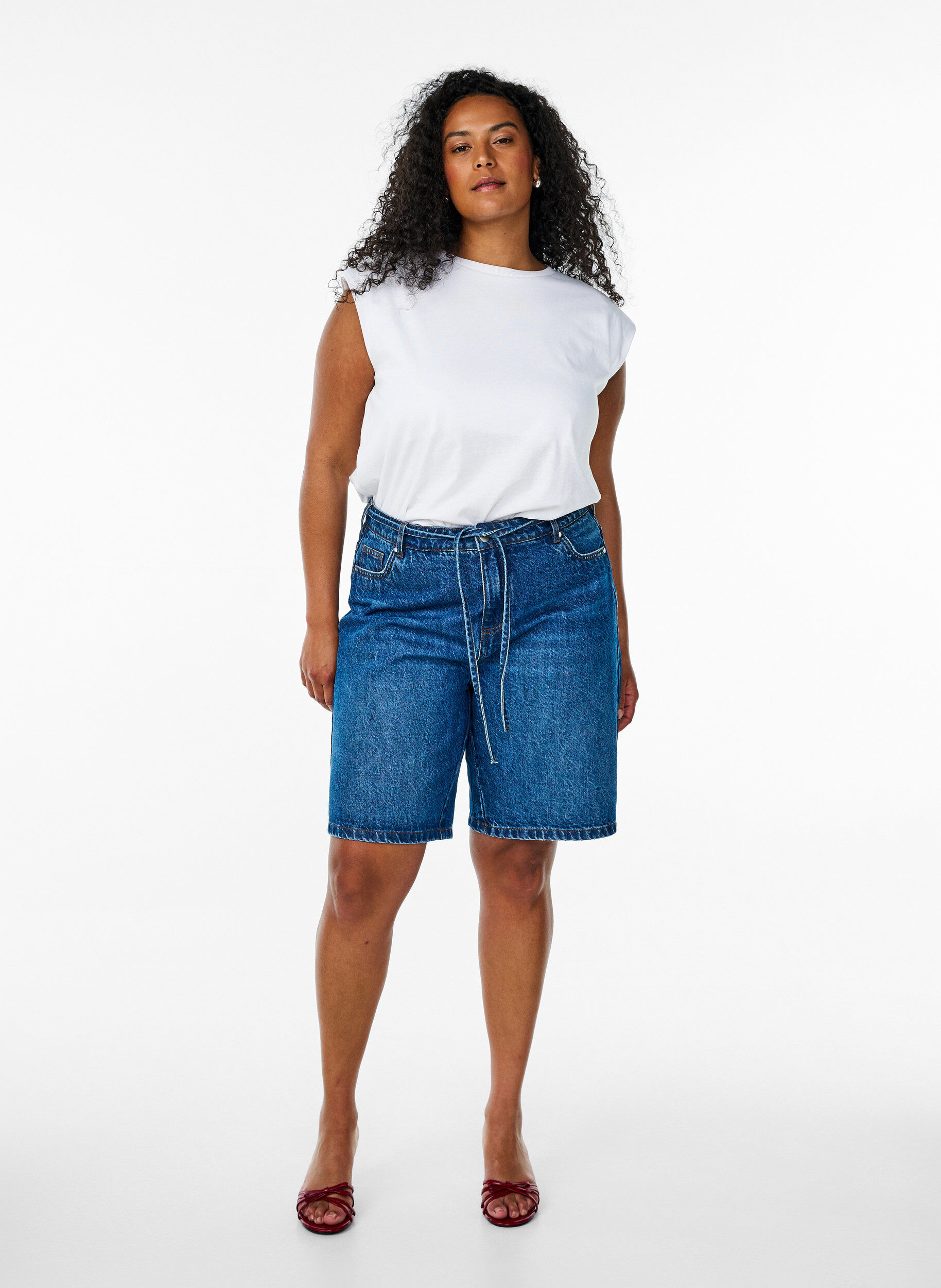 Zizzi &Auml;rml&ouml;s jerseyblus med axelvaddar, Vit, Model image number 1