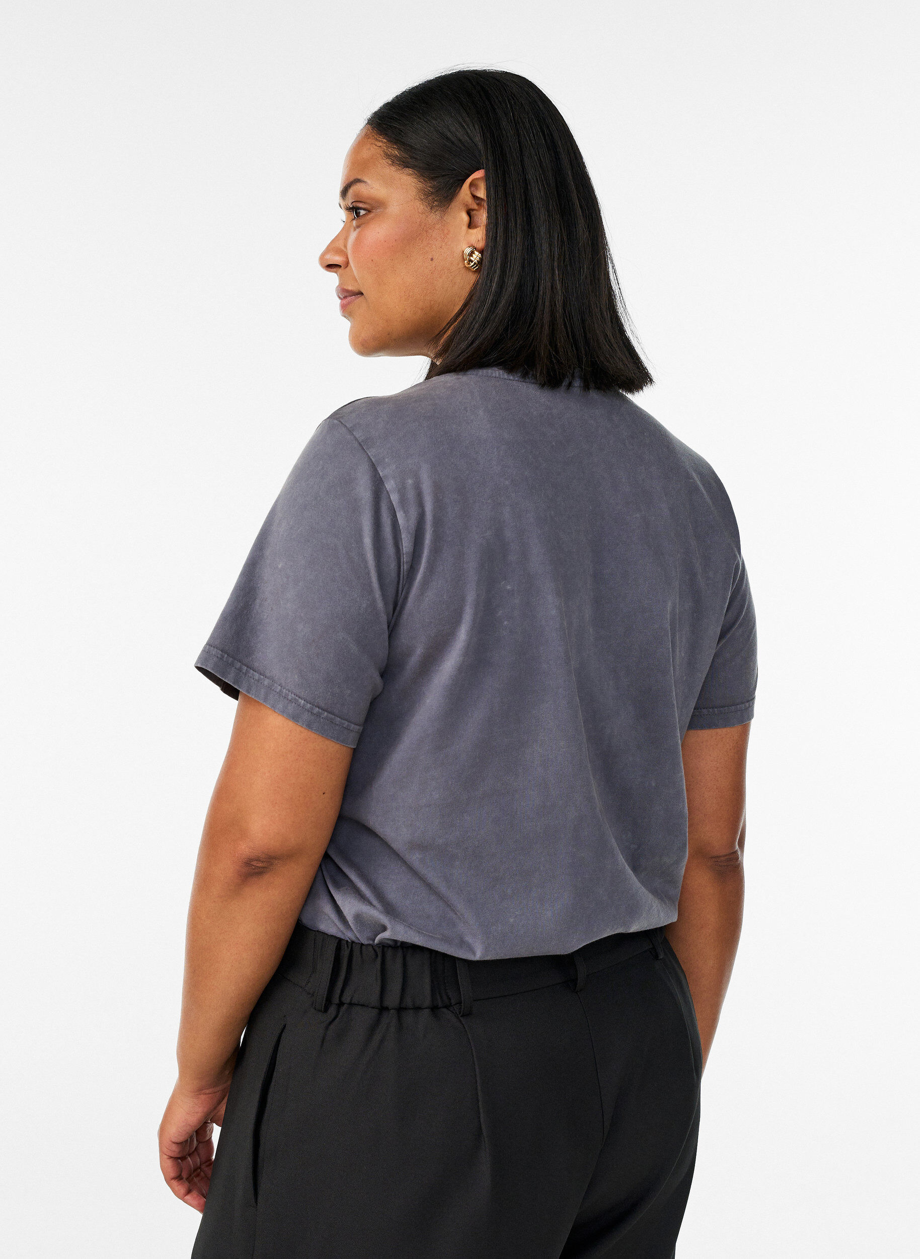 ZizziT-shirt i bomull med tv&auml;ttad look och broderat motiv, Gr&aring;, Model image number 2