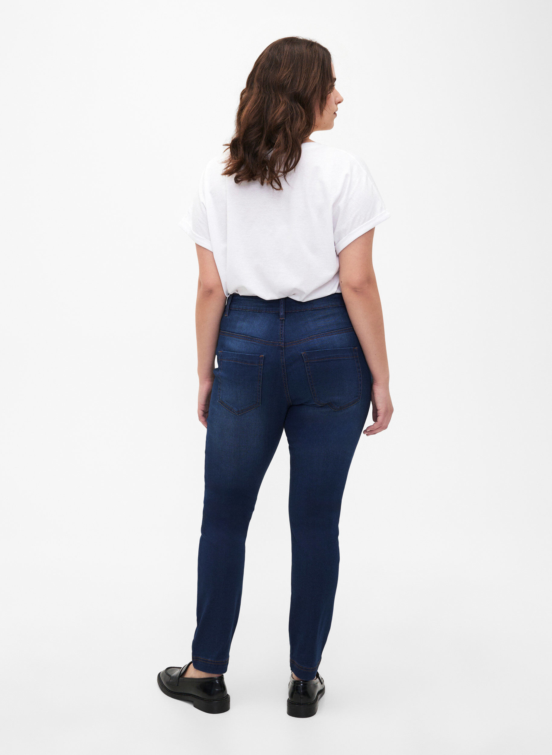 Zizzi Viona jeans med normal midja, Bl&aring;, Model image number 1