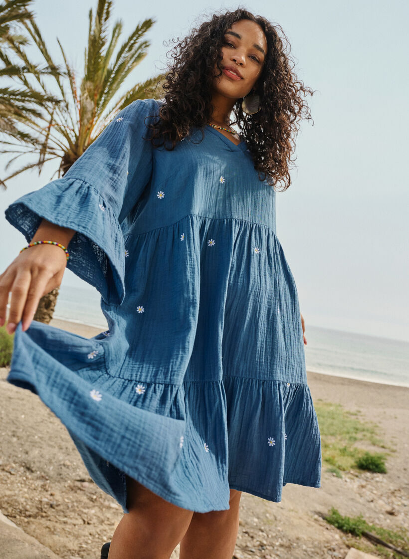 Klänning i mjuk bomull med broderade blommor, Blue Horizon Daisy, Image image number 0