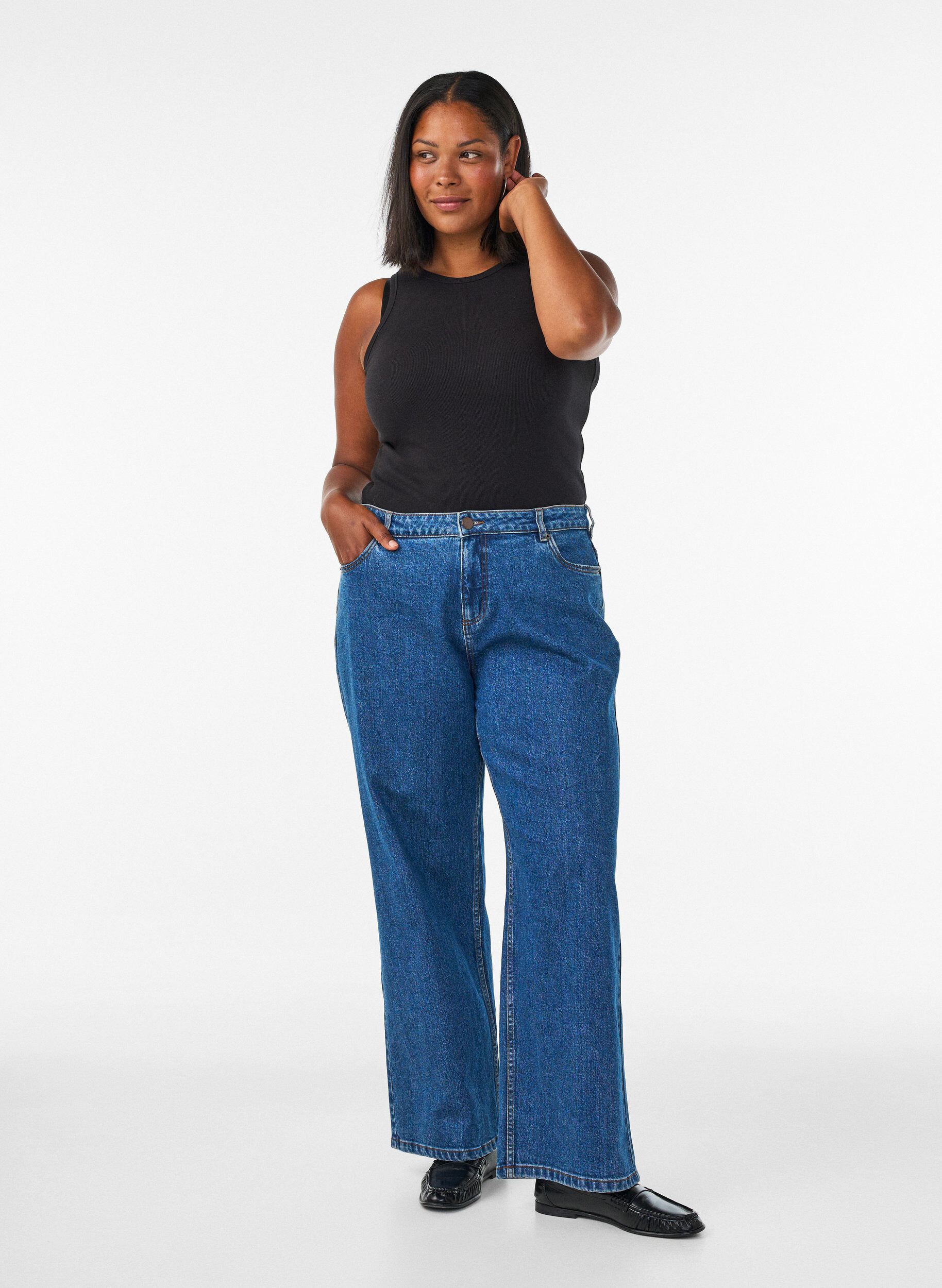 Jeans med vida ben och h&ouml;g midja, Bl&aring;, Model