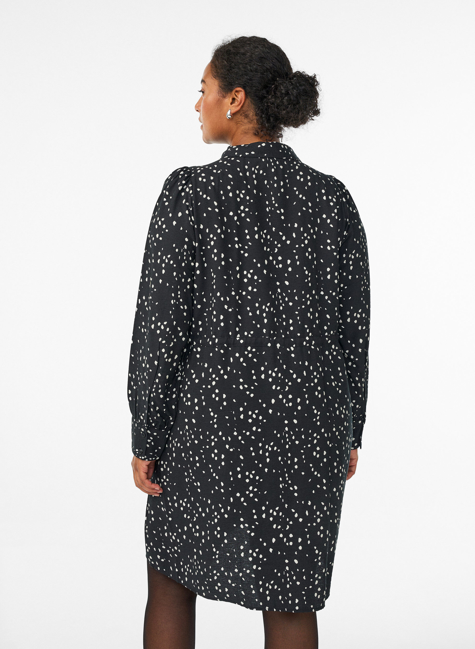 Zizzi Skjortkl&auml;nning med knytsk&auml;rp och m&ouml;nster, Svart, Model image number 2
