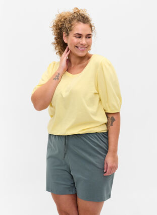 T-shirt med lös passform och ärmar som går till armbågen, Pale Banana, Model image number 0