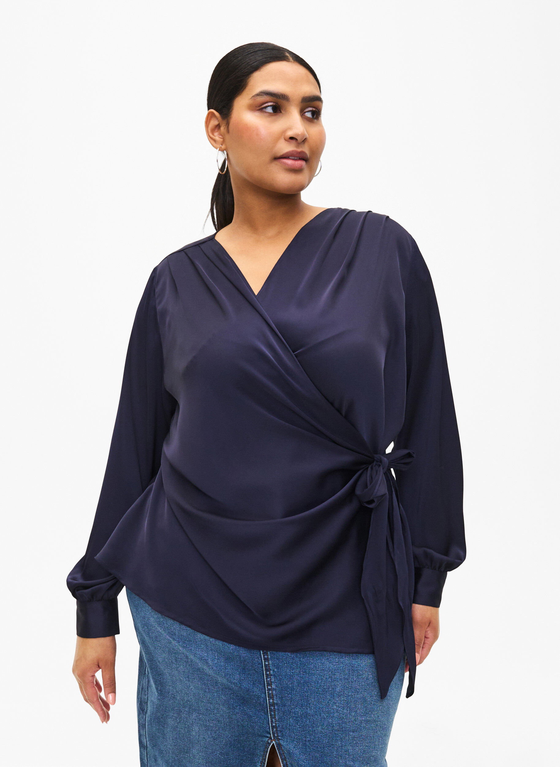 ZizziPartyblus i satin i omlottmodell, Night Sky, Model image number 0