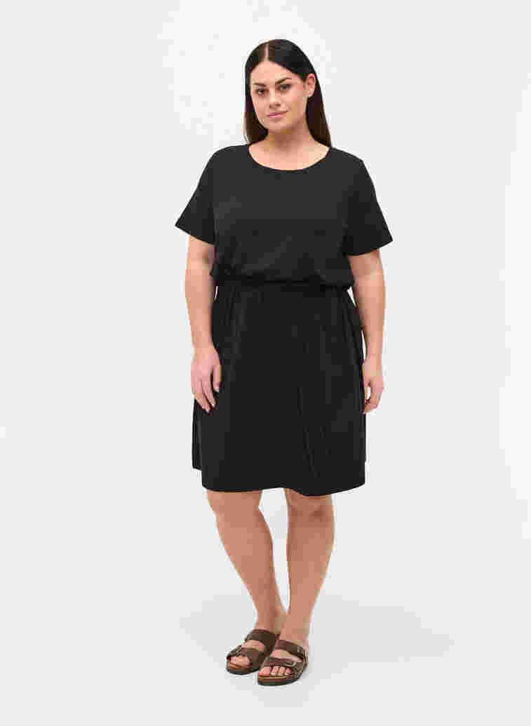 Kortärmad klänning med midjeband, Black, Model image number 2